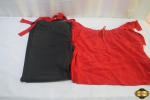 Lote de roupas femininas. Sendo 1 calça jeans preta  da marca OSKLEN tamanho 42, 1 blusa vermelha de seda da marca AGILITA  tamanho 44