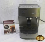 Maquina de expresso da Electrolux, modelo EM220, 110v60Hz  1250W. Acompanha 12 capsulas de cappuccino.