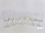 Lote 7 peças sendo 2 taças flutes 3 para vinho tinto e 2 para vinho branco em cristal lapidação gota. Sendo as taças flutes, medindo 16,5cm de altura, as taças para vinho tinto medindo 15cm de altura e as taças para vinho branco medindo 14cm de altura.