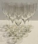 10 belas e longas taças para champagne, medindo: 23 cm alt.