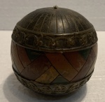 Rara vela bojuda oriental, medindo: 10 cm alt.