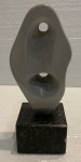 BRUNO GIORGI - escultura em mármore com base em granito, possui restauro, medindo: 19 cm alt.