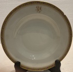 Lindo prato de coleção em porcelana, Brasonado, LIMOGES FRANCE "THEODORE HARILAND",, medindo: 24 cm diâmetro.