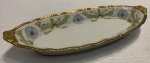 Linda e delicada travessa em porcelana, LIMOGES FRANCE, Blaheman & Henderson, medindo: 34 cm x 14 cm