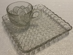 Conjunto para cafe, contendo prato e taça em vidro, medindo: 18 cm x 18 cm