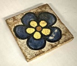 Francisco BRENNAND (1927) - lajota em cerâmica pintado a mão, medindo: 12 cm x 12 cm