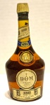 BEBIDA DE COLEÇÃO-LICOR BENEDICTINE . Origem : França. GARRAFA LACRADA  E VINTAGE. A história O BÉNÉDICTINE é considerado o licor mais antigo do mundo. Sua criação data de 1510 quando o monge beneditino que o inventou, Dom Bernardo Vincelli, habitava um mosteiro na cidadezinha litorânea de Fécamp, na Normandia, França. Ele misturou uma enorme variedade de ervas e plantas dos quatro cantos do mundo para criar um elixir medicinal único, destilado no próprio mosteiro. De cor dourada, delicioso sabor e buquê complexo, a receita dessa delícia, chamada BÉNÉDICTINE, conta com 27 ervas e é guardada em segredo a mais de cinco séculos. Por sua individualidade e tradição, o BÉNÉDICTINE transformou-se num dos mais famosos licores do mundo, só comparável em personalidade, talvez ao Chartreuse.