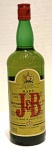 WHISKY ESCOCÊS J&B , GARRAFA LACRADA, PERTENCENTE A UMA COLEÇÃO DE BEBIDAS. Em 1749 Giacomo Justerini fundou uma companhia importadora de vinhos em Londres entrando, em 1779, para o comércio de scotch Whisky. Em 1831, com a compra da companhia pelo inglês Alfred Brooks, nascia a J&B: Justerini & Brooks LTD. J&B Rare Scotch Whisky é hoje a 2º marca de scotch whisky mais vendida do mundo. Sua colaboração clara é proveniente do contato do whisky com o barril de carvalho, com pouca adição de caramelo, diferentemente dos demais whiskies do mercado.