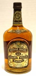 BEBIDA DE COLEÇÃO- Whisky Escocês Chivas Regal 12 anos  (Imperial Quart) - de coleção - da marca Chivas Regal, o Chivas 12 anos é um premium blended scotch whisky de sabor multifacetado. Resultado da combinação de diferentes tipos de maltes, grãos e blends únicos não disponíveis para venda, todos maturados por no mínimo 12 anos (LACRADO).As primeiras notas do aroma do Chivas 12 revelam maçãs e frutas do pomar, seguido de mel, baunilha e amêndoas e, por fim, uma suavidade cremosa que perdura no paladar. É um whisky ótimo para ser consumido puro, com gelo ou em variados tipos de drinks., graduação alcoólica de 40,0%.