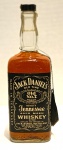 Bebida de Colecionador-Whisky Jack Daniel´s - 750 Ml - 43%- Garrafa Antiga, lacrada, avaliada em 300 reais. Jack Daniel's é um uísque fabricado pela Jack Daniel Distillery, fundada em 1876 pelo destilador norte-americano Jack Daniel, com sede na cidade de Lynchburg, Tennessee, Estados Unidos da América. Desde 1956 pertence ao grupo Brown-Forman Corporation