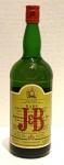 WHISKY ESCOCÊS J&B , GARRAFA LACRADA, PERTENCENTE A UMA COLEÇÃO DE BEBIDAS. Em 1749 Giacomo Justerini fundou uma companhia importadora de vinhos em Londres entrando, em 1779, para o comércio de scotch Whisky. Em 1831, com a compra da companhia pelo inglês Alfred Brooks, nascia a J&B: Justerini & Brooks LTD. J&B Rare Scotch Whisky é hoje a 2º marca de scotch whisky mais vendida do mundo. Sua colaboração clara é proveniente do contato do whisky com o barril de carvalho, com pouca adição de caramelo, diferentemente dos demais whiskies do mercado.