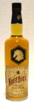 BEBIDAS DE COLEÇÃO-Whisky White Horse 1000 ml, garrafa vintage lacrada.É composto por mais de 35 maltes, uma das mais elevadas proporções de maltes nos scotch whiskies. Assim como Logan, também desenvolvido por Peter Mackie, seus principais maltes são Lagavulim, Glen Elgin e Craigellachie. White Horse foi um dos primeiros scoth a serem introduzidos no Brasil, e traz até hoje o mesmo sabor rico e único, e a mesma qualidade, aqui e no mundo inteiro.Em 1890, na ilha de Islay, Peter Mackie, desenvolveu White Horse Old Scotch Whisky. A inspiração do nome de White Horse veio de uma pousada ao lado da casa de Peter, de onde partiam os mais bravos cavalheiros da região, com destino a Londres.