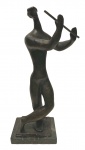 Sonia EBLING (1918-2006) - Escultura de bronze, representando Flautista, medindo; 39 cm alt. 