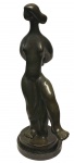Sonia EBLING (1918-2006) - Escultura de bronze, representando Mulher, medindo; 90 cm alt. 