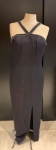 ACERVO DE MAQUIADOR DE NOVELA- LINDÍSSIMO VESTIDO DE FESTA  LONGO PRETO, SEM USO, COM CRISTAIS BORDADOS, FENDA LATERAL. UM LUXO! DA GRIGE DAVID MICHAEL TODO FORRADO. (CIN TURA CERCA DE 40 CM FECHADO)