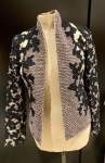 ACERVO DE MAQUIADOR DE NOVELA- LINDÍSSIMO BLAZER PRETO E NUDE, TODO BORDADO A MÃO COM MICROPÉROLAS E RENDA FRANCESA. UM LUXO! ! TODO FORRADO. TAMANHO P.