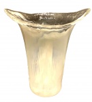 Vaso ou centro de mesa em murano leitoso, medindo: 28 cm alt.