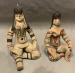 ARTE POPULAR - Escultura em cerâmica, medindo: 13 cm e 12 cm alt.