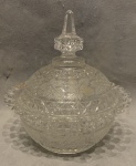 Linda compoteira em cristal, medindo: 23 cm diâmetro, x 23 cm alt.