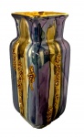 Lindo vaso em cerâmica em relevo, medindo: 20 cm alt. aprox.