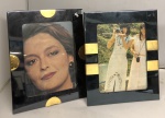 Par de portas retratos, medindo: 29 cm x 25 cm