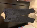ACERVO DE EX MAQUIADOR DE NOVELAS- ELEGANTE CALÇA PRETA COM ELÁSTICO E BOTÃO 100 POR CENTO RAYON DA GRIFE DI TREVI, TAMANHO M), PRODUTO IMPORTADO, MEDINDO ESTICADA 42 CM. ALTA COSTURA! SEM USO! DIVINO!