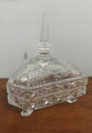 Sofisticada bombonier de vidro grosso com ricas lapidações  - 19x17x20 cm