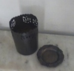 Antigo potes e salva  provavelmente em prata nao contrastada - Medidas: 7x9 cm e Diâmetro: 7 cm