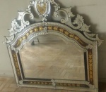 Antigo espelho Veneziano - Medidas: 108x118 cm. Nao despachado pelo correio, Retirada do lote no Flamengo com agendamento.