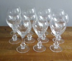 Onze taças em cristal  lapidado com lindo detalhes nos pes - Alturas: 16 cm e 16 cm ( Uma taça com pequeno bicado)