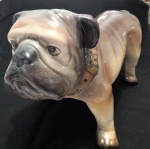 Belo cachorro Bulldog em faiança - Medidas: 22x37x25 cm