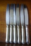 Seis antigas facas de cafe em metal