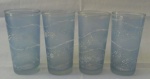 Quatro copos em vidro na cor azul com delicados desenhos pintado a mão - Altura: 12 cm