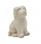 Cachorro em porcelana com efeitos craquelados envelhecidos. Medida 19 cm de altura.