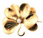 BROCHE FORMATO DE FLOR DE 1930 EM OURO 18K COM DIAMANTE LAPIDAÇÃO BRASIL APROX 0,25 PONTOS, MEDE 3 X 2,5CM, PESO  4,3 GRAMAS. IMPERDÍVEL!! 80,00 A GRAMA