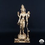Antiga estatueta de origem Indiana Vishnu, possivelmente séc 19. Construído em bronze maciço e polido. Exemplar de brilho intenso e em excelente estado de conservação.  Dimensões: 25 cm altura.