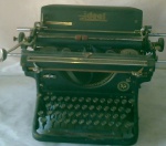 Máquina de escrever ideal.       37x27x51