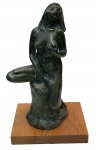 MANDARINO Gilberto - Escultura em bronze patinada, representando "Nú Feminino", base em madeira, medindo: 51 m alt.