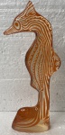 ABRAHAM PALATNIK- escultura de resina de poliéster representando cavalo marinho, medindo: 20 cm alt.