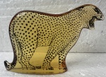 ABRAHAM PALATNIK- escultura de resina de poliéster representando leopardo, medindo: 9 cm alt.