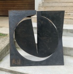 Franz WEISSMANN (1911-2005) - Grandiosa escultura de ferro para jardim, na cor predominante preta, assinada, medindo: 1,00 m alt. x 1,00 m comp. (possui ferrugem, desgaste do tempo)(COLEÇÃO PARTICULAR  DO RIO DE JANEIRO)