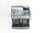 Maquina de café  expresso, processado na hora marca Saeco, modelo Vienna Plus, 220Wts. Acompanha adaptador universal. Medindo 37cm de altura x 33cm de comprimento e 31cm de largura.  Funcionando