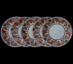 5 (Cinco) Pratos Fundos - Década 60 em Porcelana ARS BOHEMIA SZAKMARY - Motivos Folclóricos. Medida: 21 cm. (Diâmetro).
