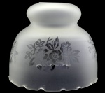 Cúpula par Abajour em Vidro Acidado com Desenho de Flores em Translúcido. Medida : 16 cm. (Diâmetro) X 5 cm.  (Borda Bocal)  X 15 cm. (Altura).