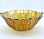 Bowl em Vidro Carnival Glass Moldado em Relevo Invertido Flor, Borda Gomada. medida: 6,5 X 18 cm. (Diâmetro da Borda).