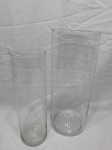 Lote de 2 vasos de vidro cilíndricos decorativo, medindo  41 cm de altura x 16,5 de diâmetro, e o outro 35 cm de altura x 10,5 cm de diâmetro