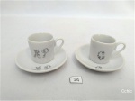 Par de xícaras de café  porcelana ,com monograma MP e C. Medida:  5 de diametro e 5cm de altura, pires com 10cm de diametro.
