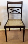 Cadeira com encosto em madeira e assento em palha - Medidas: 43x41x88 cm