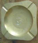 Cinzeiro para charuto em metal dourado - Medidas: