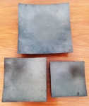 Três lindas peças decorativas em ferro - Medidas: 17x17 cm ,13x13 cm e 10x10 cm